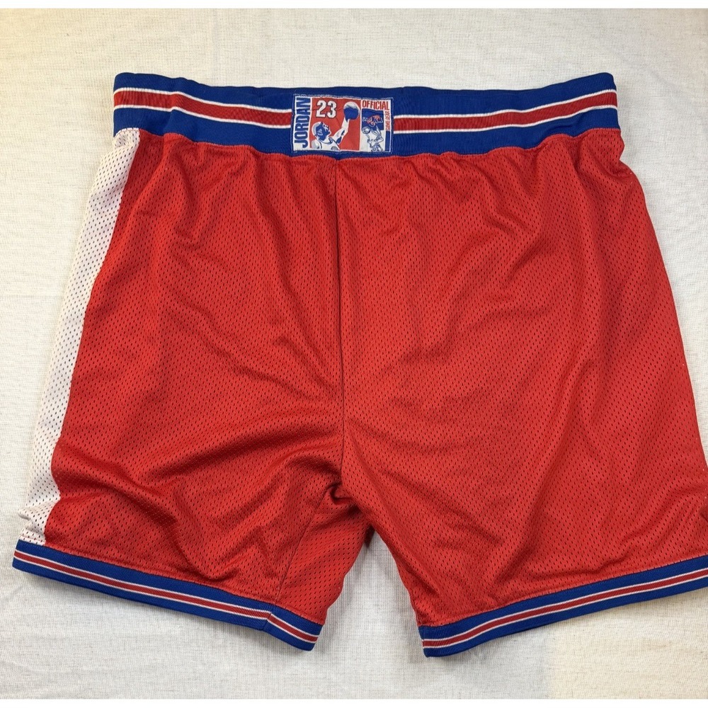 Rare VTG WB Space Jam Michael Jordan 1996 Basketball Shorts 90s Looney Tunes XL